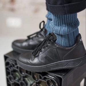 VEJA V-10 Vegan Mens Sneakers